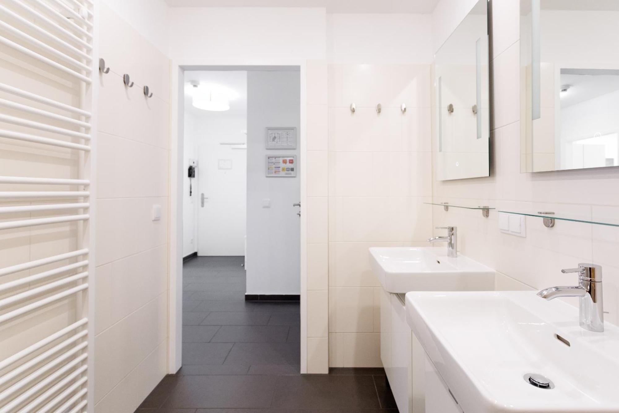 Apartament Spacious Group With Balcony *